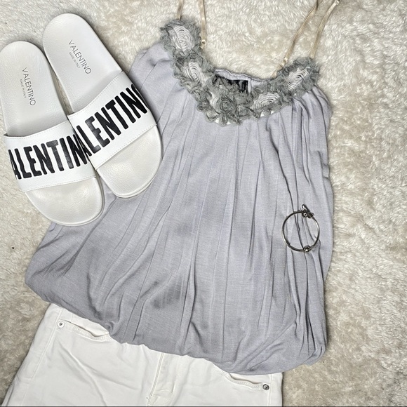 🔥2/$20🔥 Y2K Gray Pleated Tank Top with Floral Neckline and Adjustable Straps - Picture 2 of 8